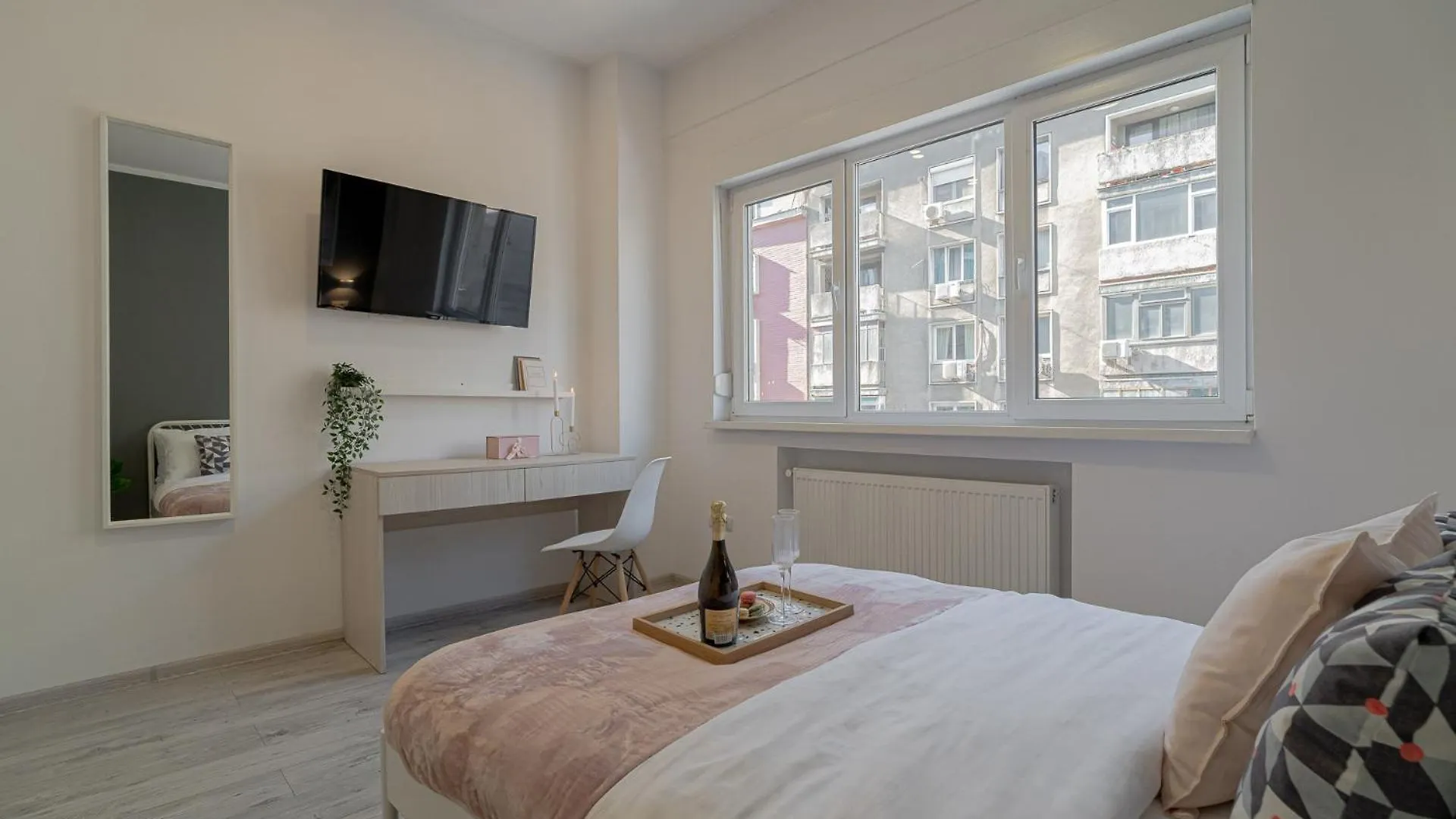 Stylish 2Br In Piata Universitatii, Steps To Cismigiu Park Bucharest 0*,  Romania