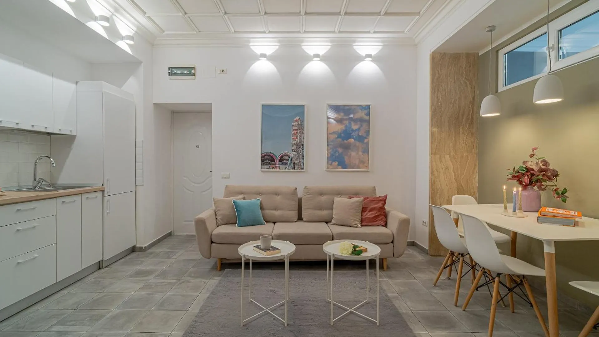 Stylish 2Br In Piata Universitatii, Steps To Cismigiu Park Bucharest