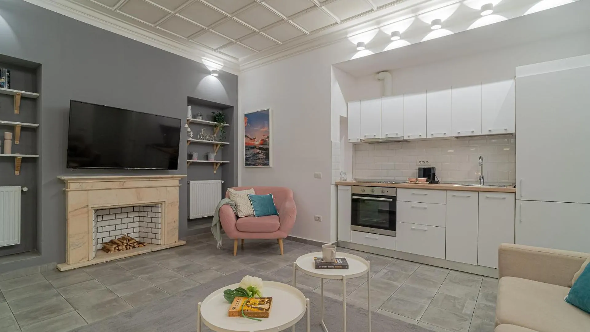 Stylish 2Br In Piata Universitatii, Steps To Cismigiu Park Bucharest Apartment