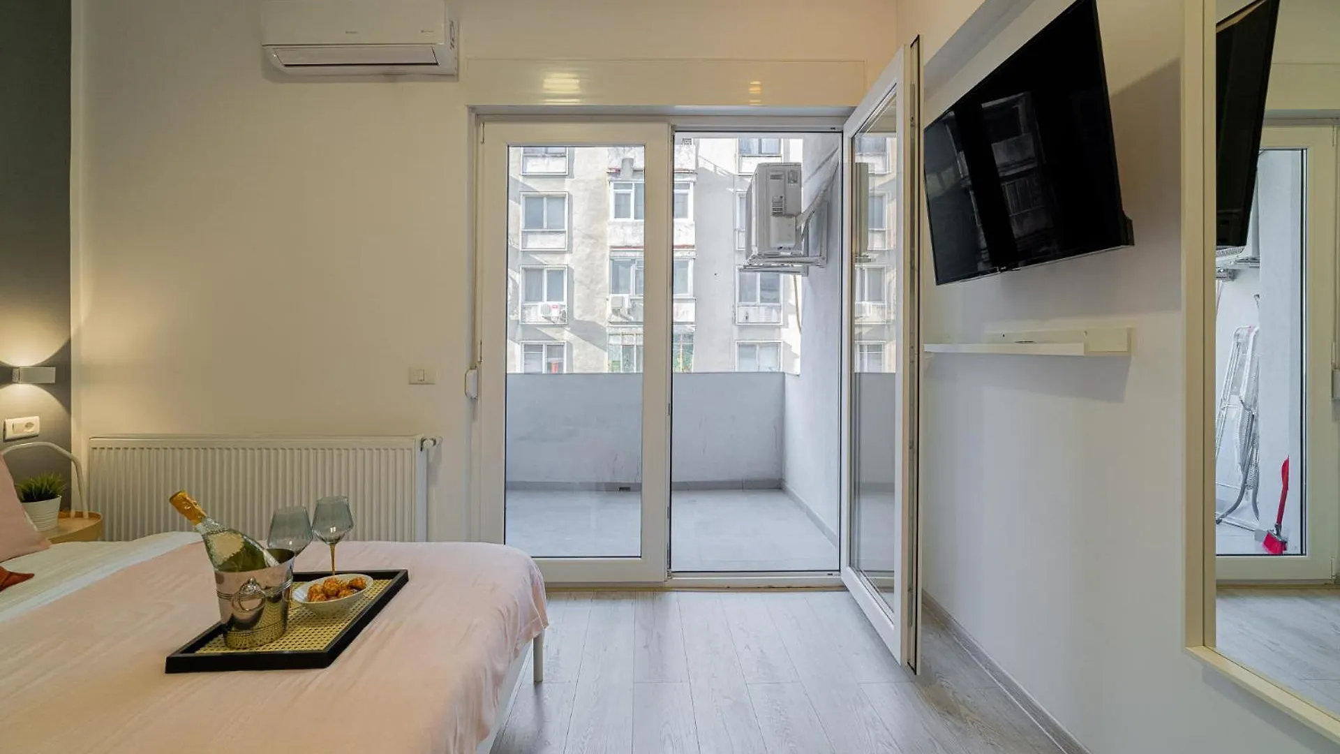 Stylish 2Br In Piata Universitatii, Steps To Cismigiu Park Bucharest 0*,  Romania