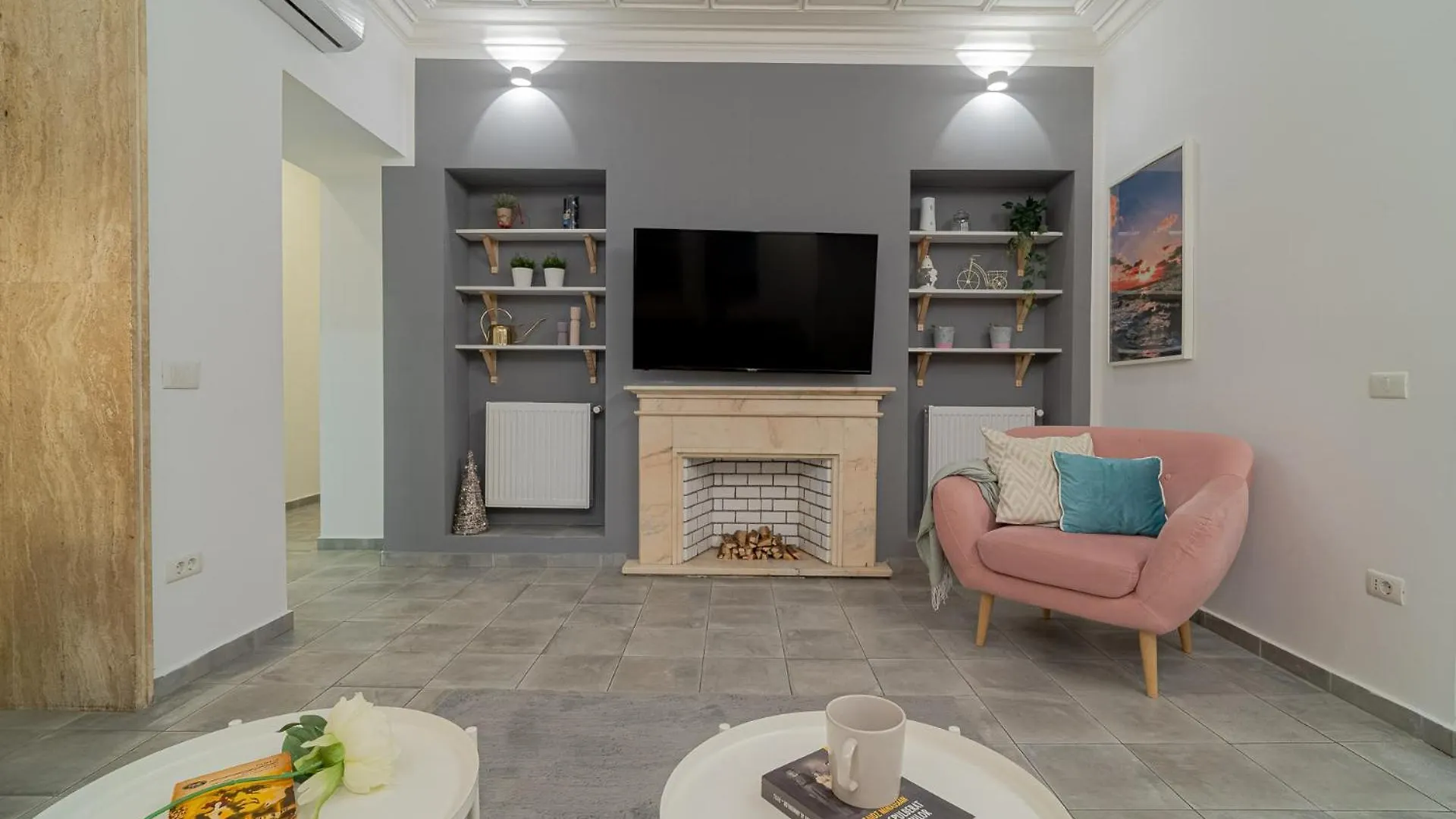 Stylish 2Br In Piata Universitatii, Steps To Cismigiu Park Bucharest